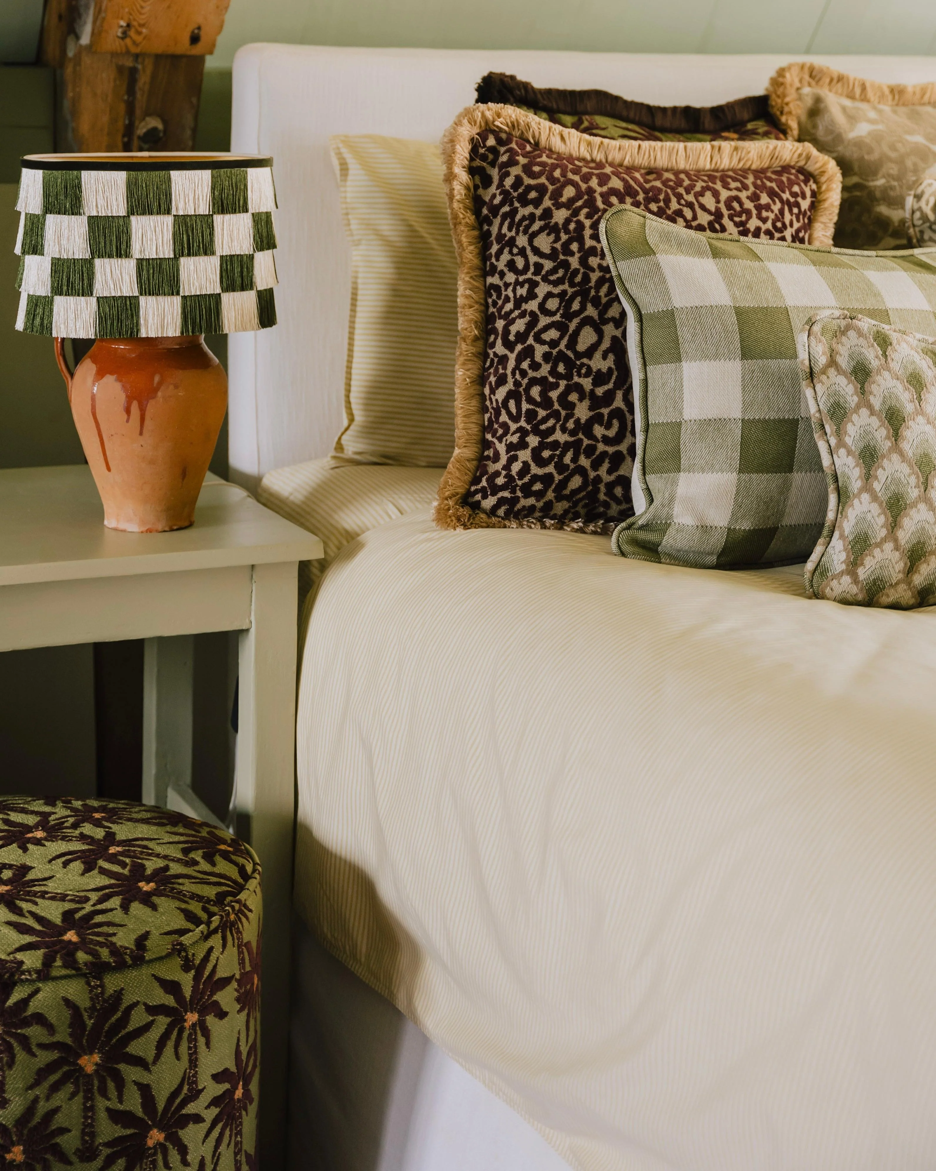 Cushion Jessica Olive & Ecru - Image 3