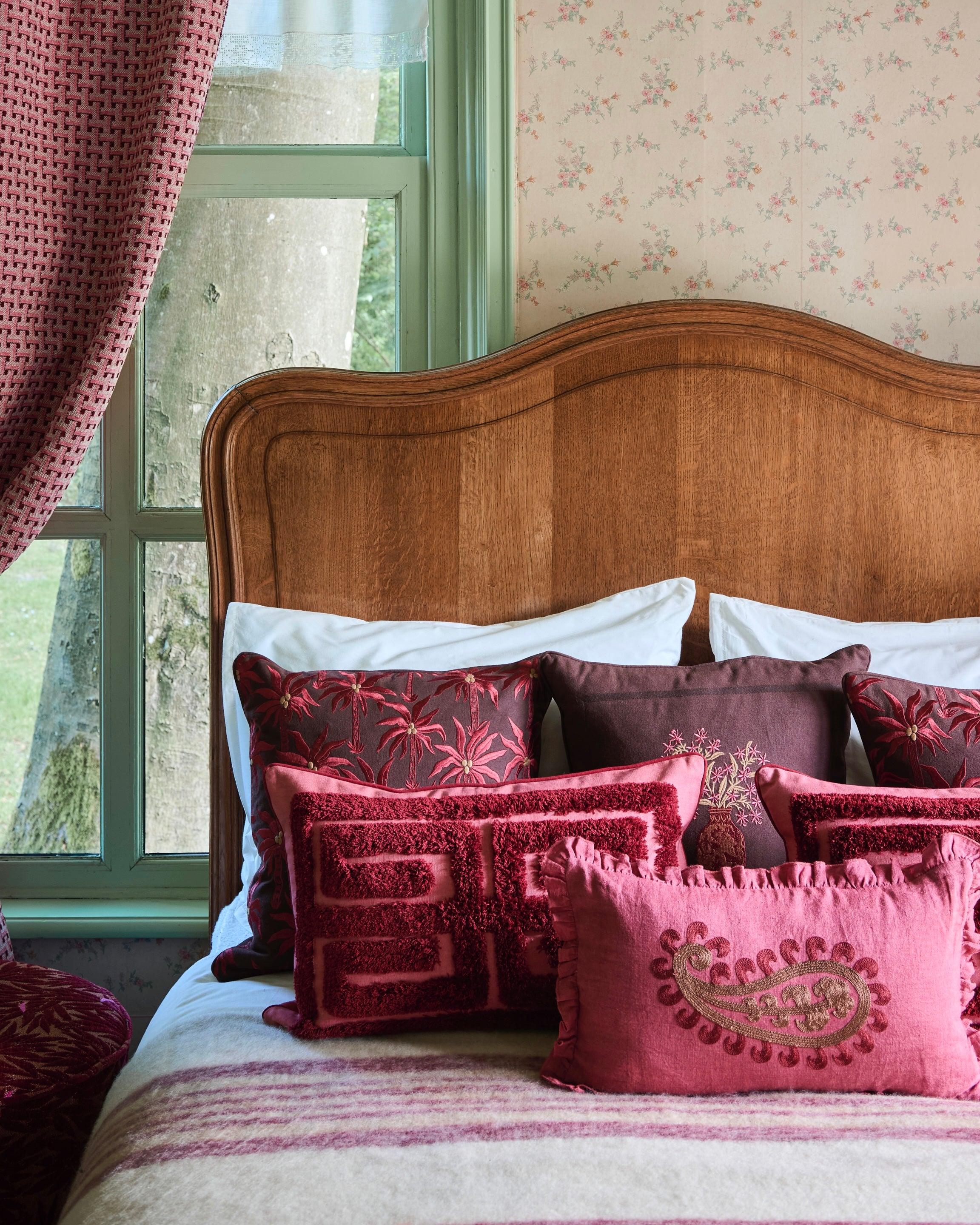 Cushion Cleo Pink & Bordeaux - Image 4