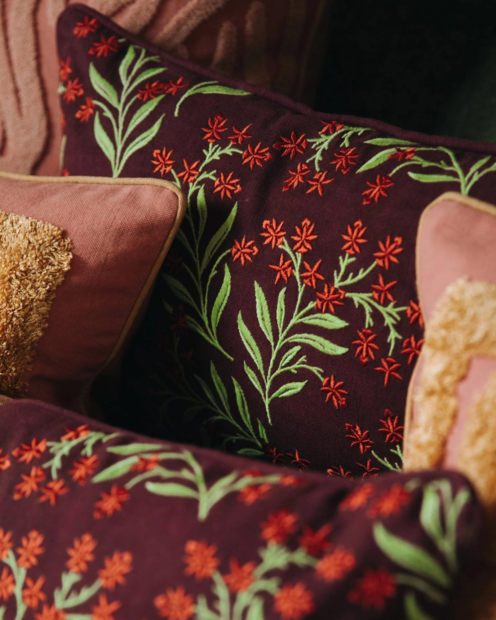Double sided cushion Audrey Burgundy & Fern - Image 4