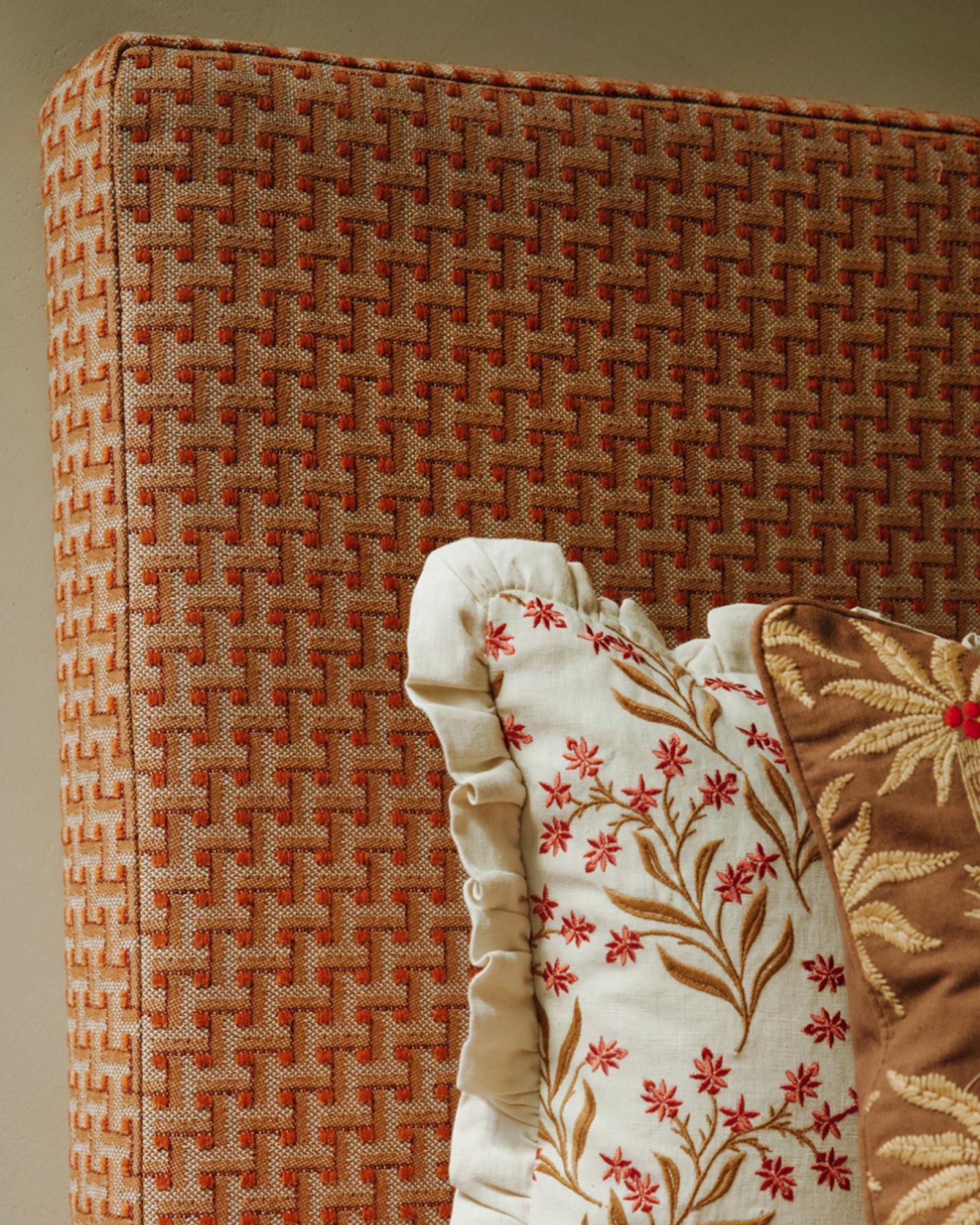 Cushion Audrey Coral & Ecru - Image 6