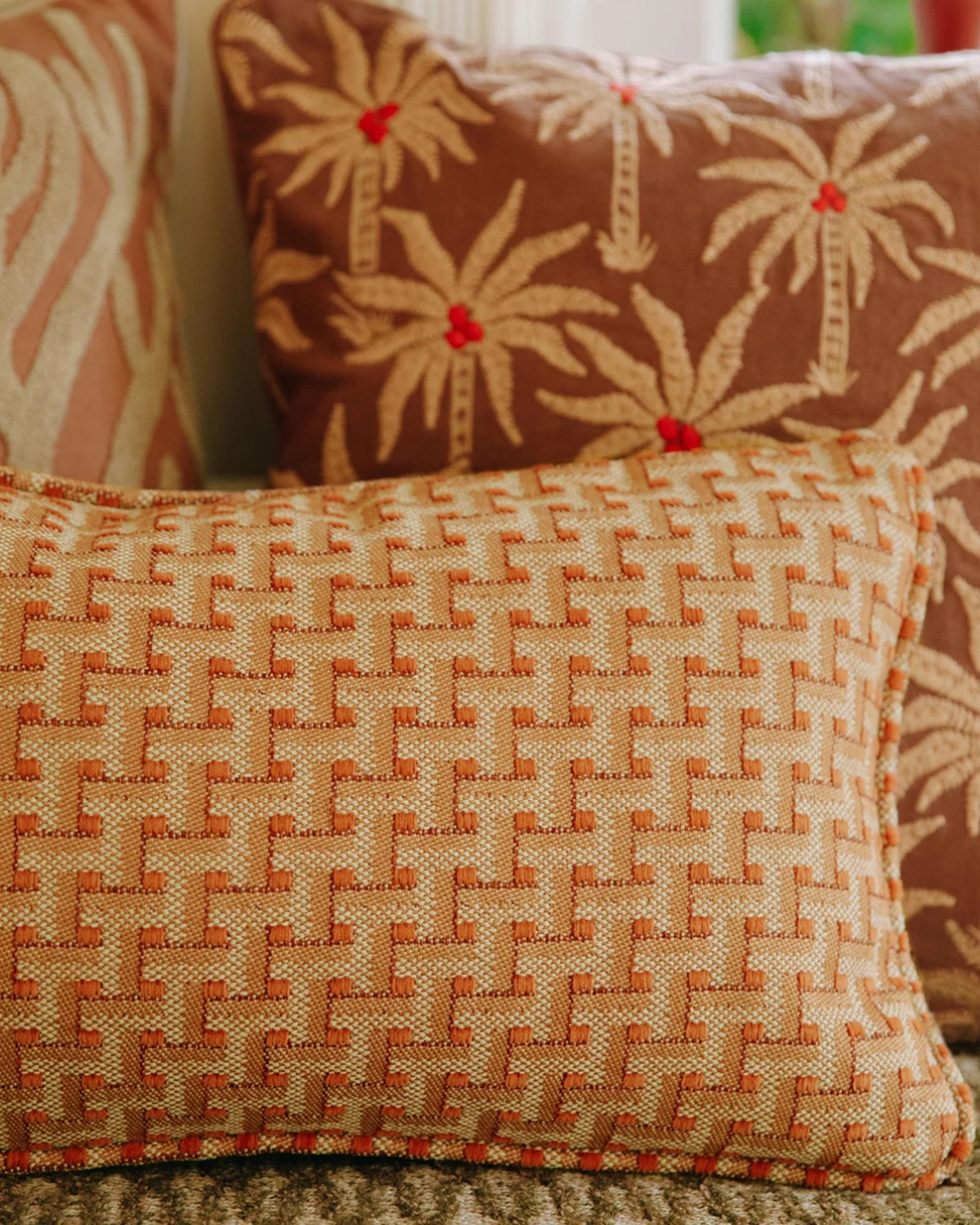 Cushion Laura Cinnamon & Sand - Image 5