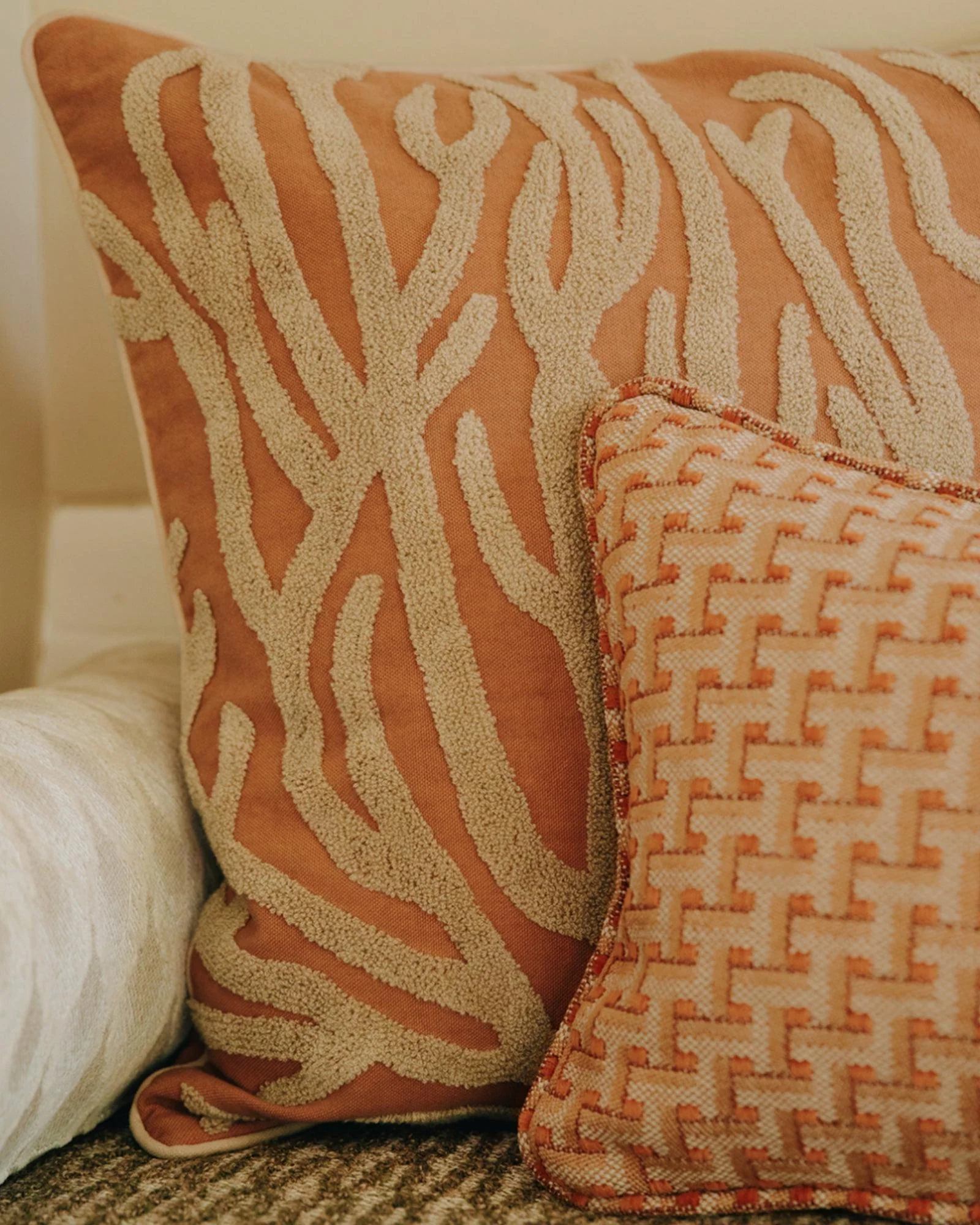 Cushion Lauren Caramel & Sand - Image 4