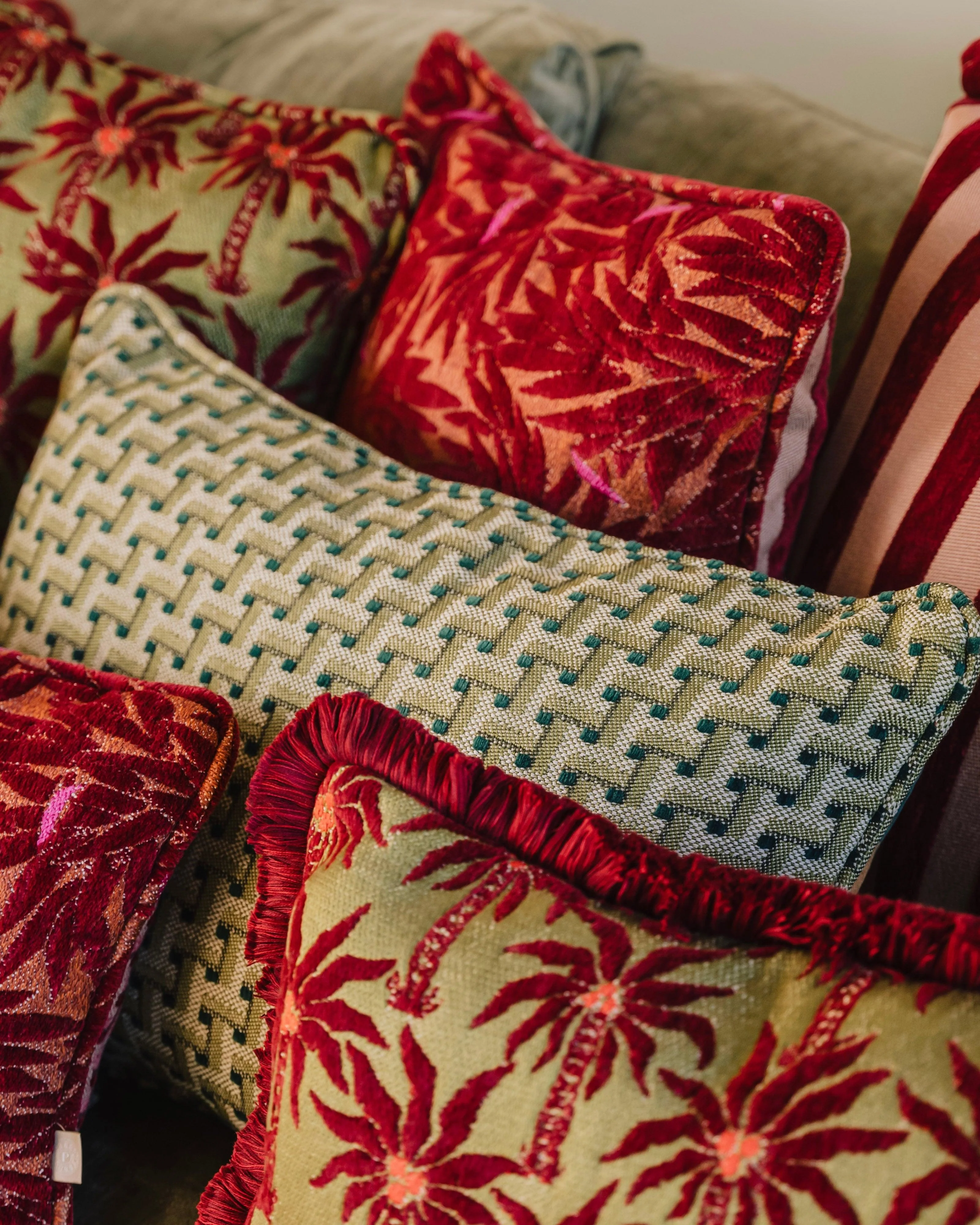 Cushion Jackie Bordeaux & Rose - Image 3