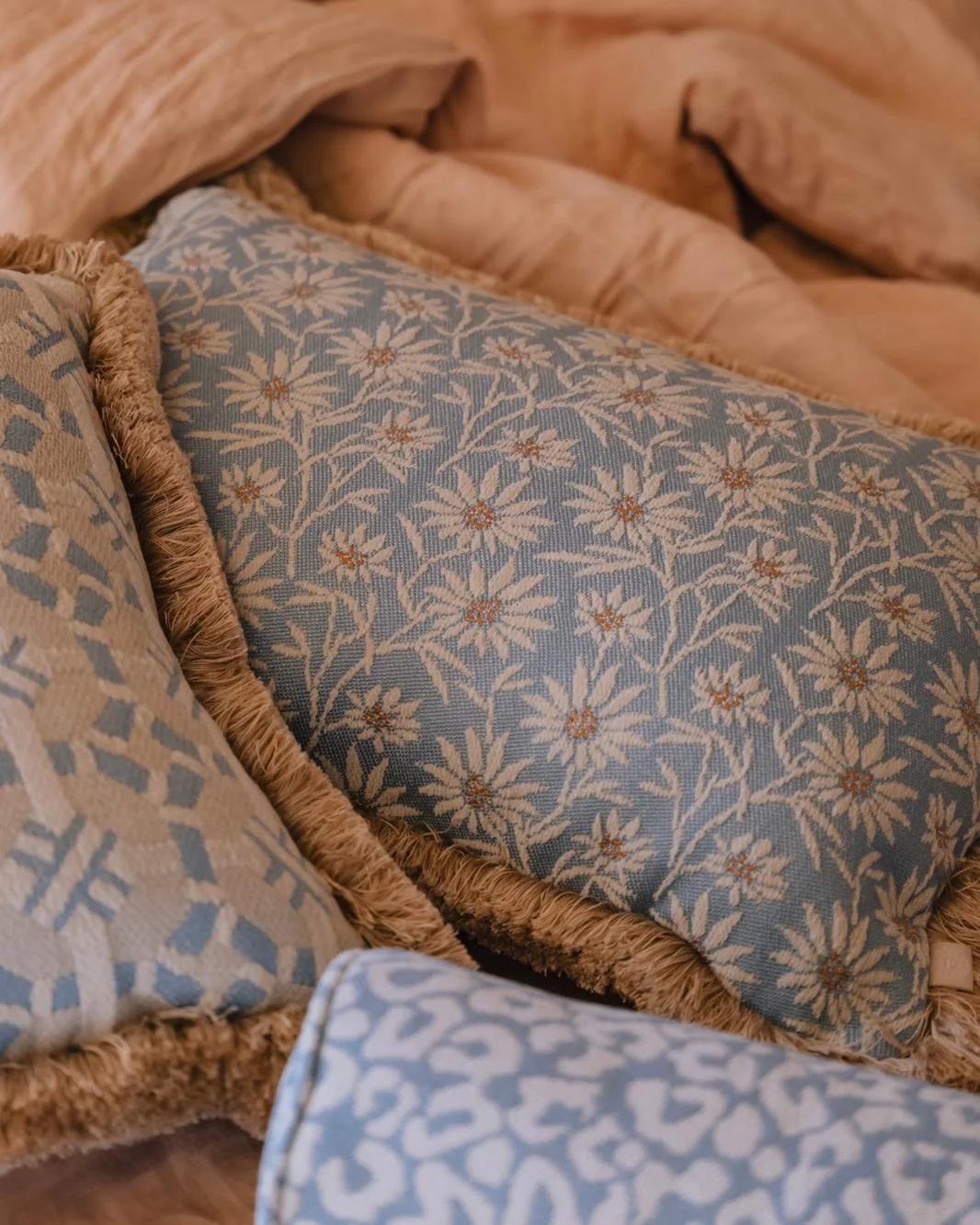 Double sided cushion Mako Ice & Ecru x Maya Ice & Ecru - Image 5