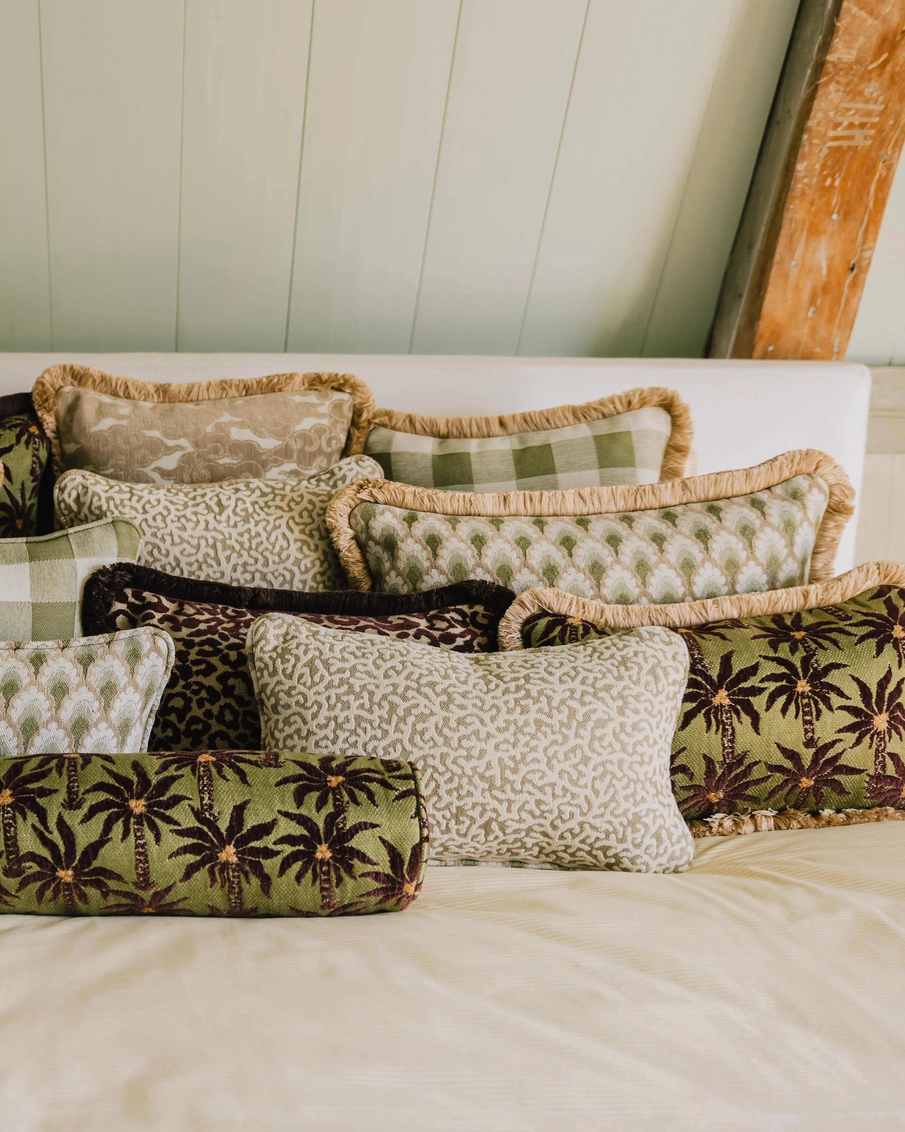 Double sided cushion Mako Rose & Ecru x Jessica Olive & Ecru - Image 2