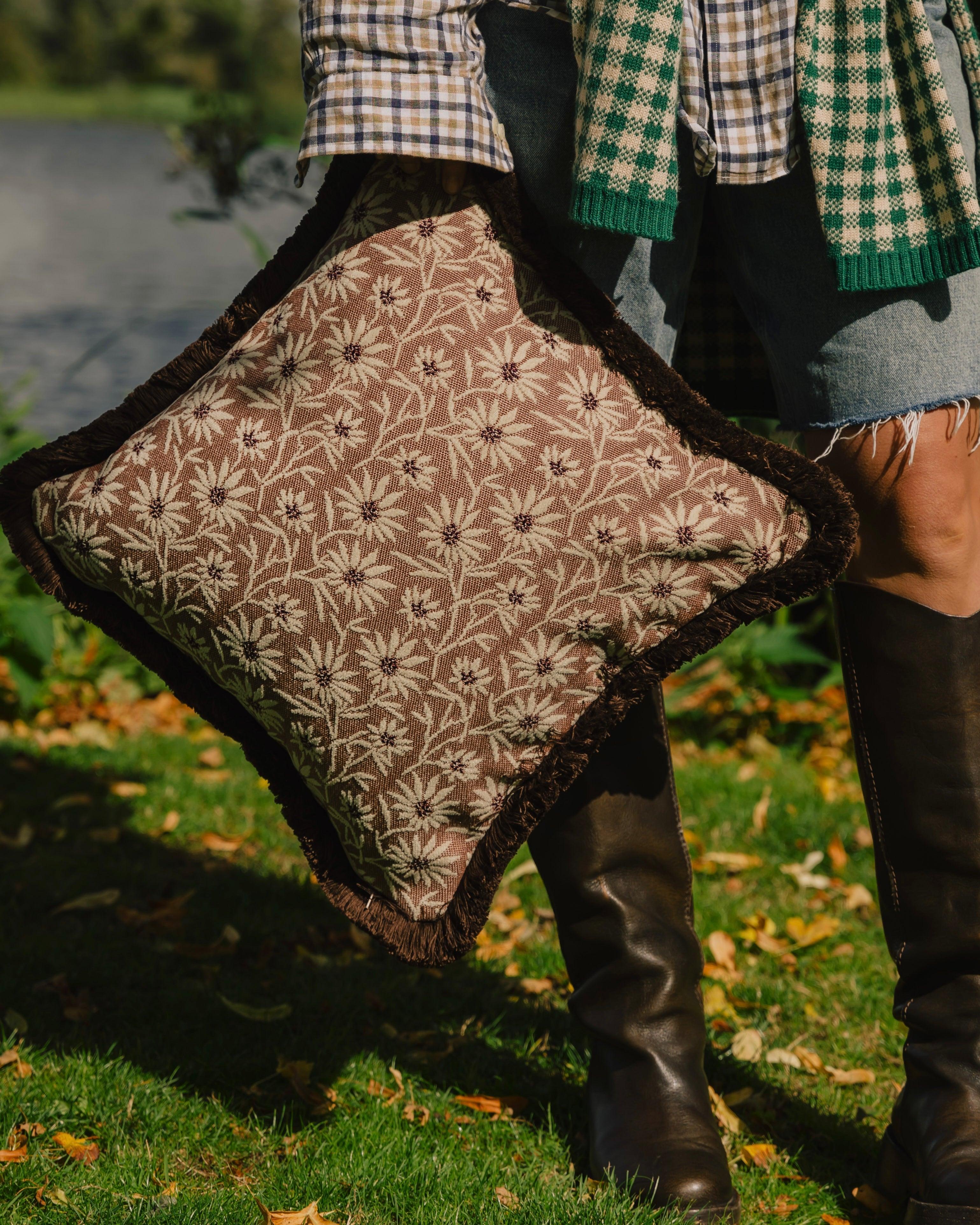 Double sided cushion Maya Chocolate & Raffia x Mako Rose & Ecru - Image 2