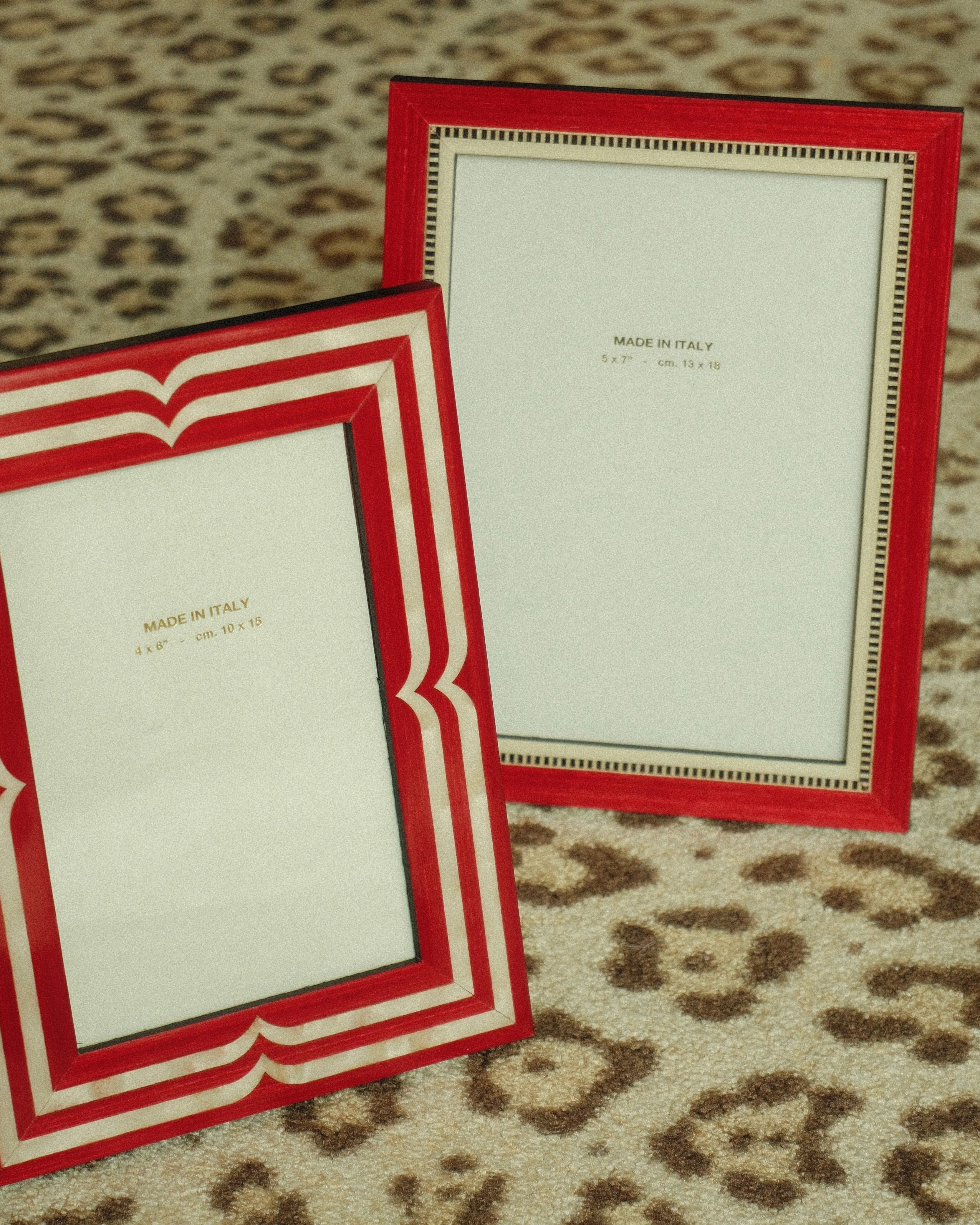 Hand-Inlaid Wooden Frame Ines | Ruby Red | Medium - Image 4