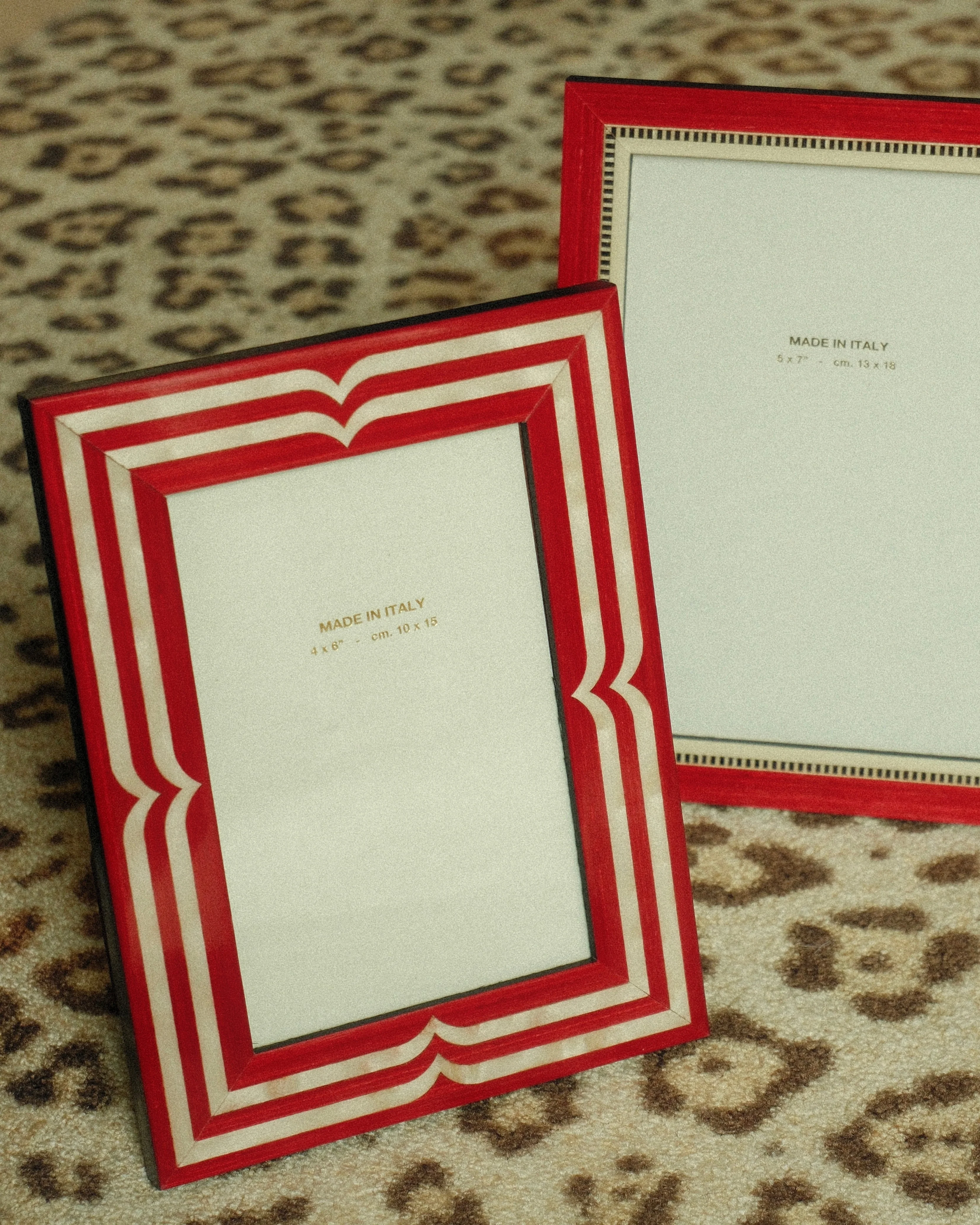 Hand-Inlaid Wooden Frame Uma | Ruby Red | Small - Image 3